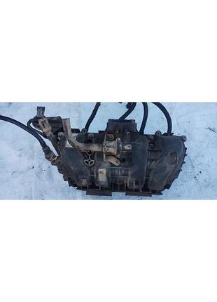 Колектор впускний 028060071 opel