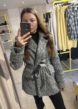 Пальто букле на запах