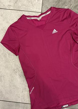 Яскрава спортивна футболка adidas рожева малинова