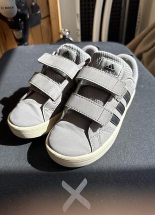 Кросівки adidas