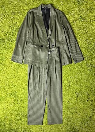 Красивий костюм marc cain
