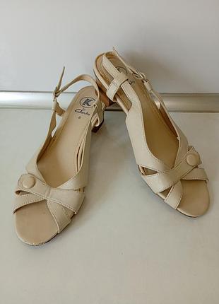 Босоножки женские кожаные clarks 37-38 размер. босоножки женьше пижаные clarks 37 -38 размер.
