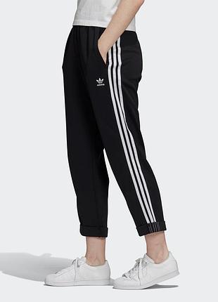 Жіночі спорт чорні з 3 stripes relaxed штани бренд adidas