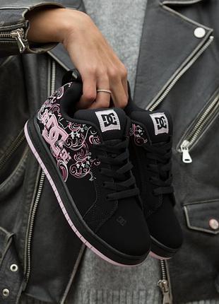 Dc court graffik black pink sabbath