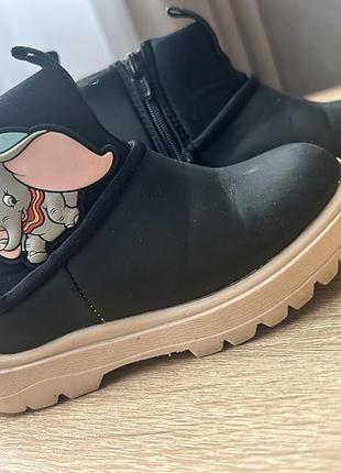 Черевички zara 22 розмір, 14 см устілка, на одному подряпина.