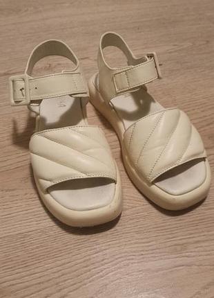 Босоножки teona