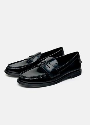 Чорні класичні лаковані лофери zara 36 розміру по типу макасин
