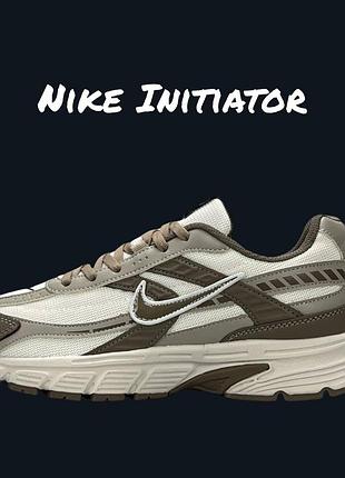 Nike initiator beige brown