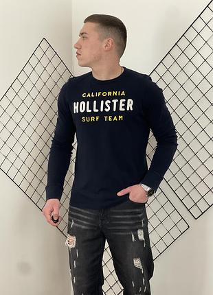 Темно синій лонгслів hollister з принтом