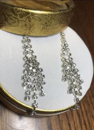 Сережки с камушками под серебро подарочная коробочка