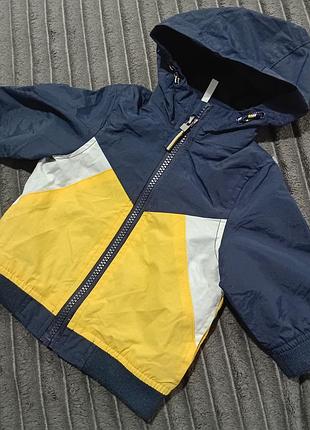 Дитяча вітровка з капюшоном