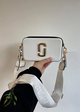 Marc jacobs snapshot white/gold женская белая маленькая брендовая стильная сумочка с ремешком трендова жіноча міні сумочка біла марк джейкобс