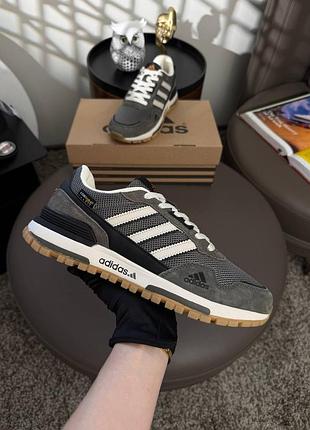 Мужские кроссовки
adidas zx 700 c olive black