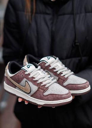 Nike sb dunk low burgundy grey