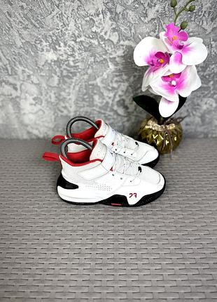 Jordan flight 23 кроссовки 28 размер детские баскетбольные белые