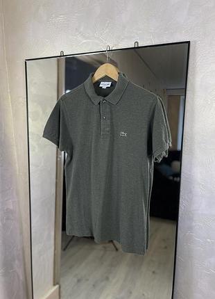 Поло lacoste classic fit з преміальної бавовни піке у кольорі хакі