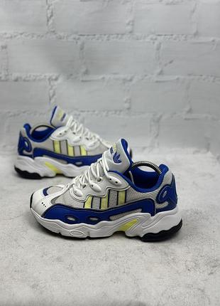 Жіночі кросівки adidas ozweego