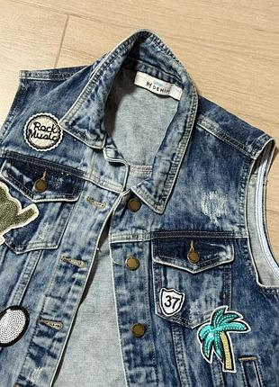 Джинсовая жилетка с патчами / denim vest xs/s