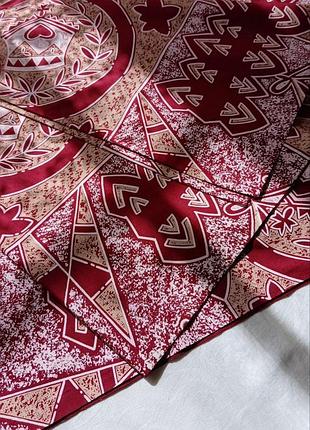 Скатерть праздничная, яркая