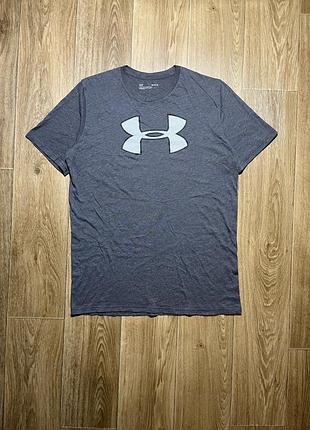Футболка under armour сіра з білим логотипом, розмір m