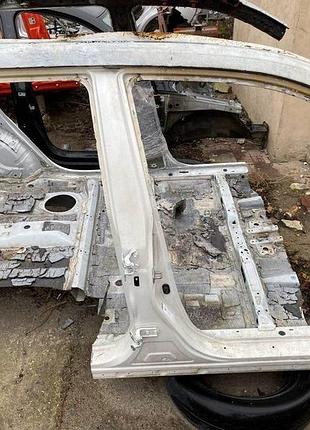 Уплотнитель дверного проема задний правый toyota sienna 15-20 серый (01) реал м.