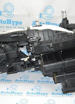 Стекло двери зад лев toyota avalon 05-12