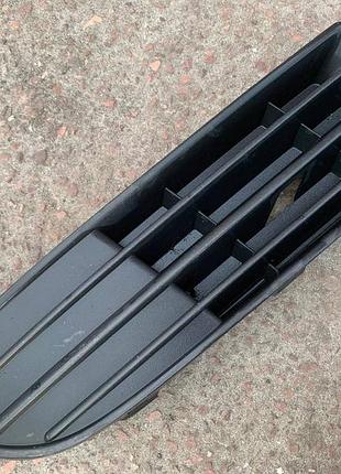 Решетка противотуманной фары переднього бампера правая volkswagen polo накладка vag 6q0853666e 9b9 оригинал б/у