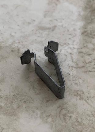 Пистон (клип) крепления обшивки крышки багажника vw/audi/skoda/seat скоба vag 3b9867289 оригинал новый