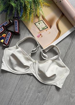 Красивий бюстгальтер underwear