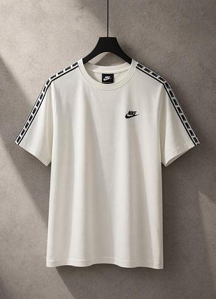 Футболка nike на лампасах біла s