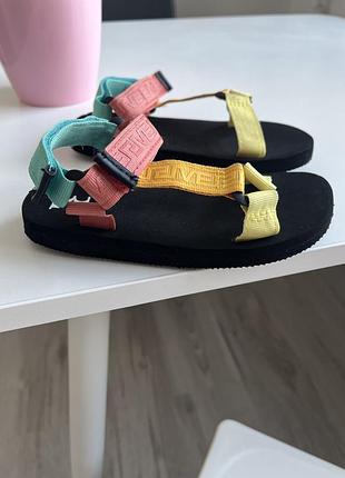 Дуже легкі зручні босоніжки пінка на липучках сандалі river island