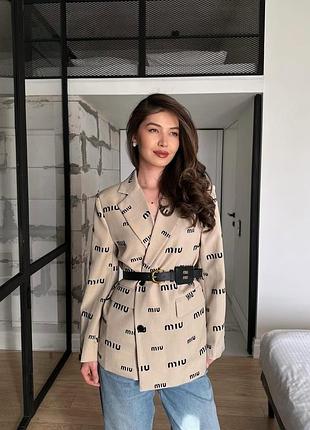 Бежевый удлиненный прямой оверсайз пиджак миу миу miu miu