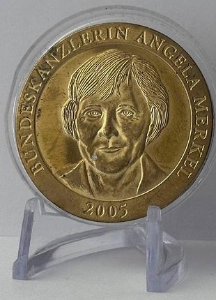 Германия 🇩🇪 памятная медаль канцлер германии ангела меркель позолота 2005 год монеты мира