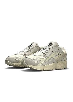 Жіночі кросівки nike air huarache beige
