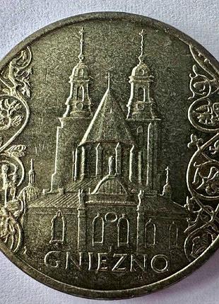 Польша исторические города польши - гнезно 2 злотых 2005 год монеты мира