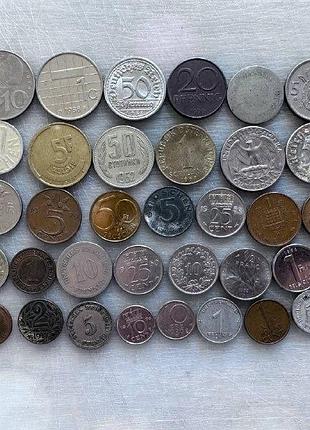 Монети світу набір 45 штук