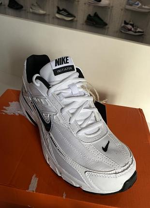 Nike initiator 7