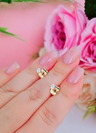 Серьги гвоздики с прозрачными камешками фианитами медзолото