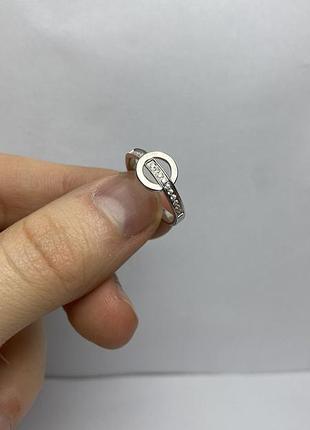 Кольцо серебрянное родированное с вставкой куб.циркония.4656р. 18.5
