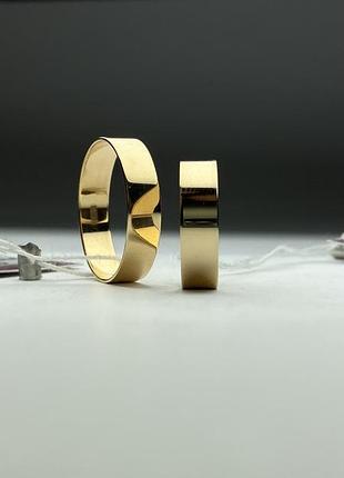 Обручальное кольцо золотое классическое плоское 5 мм.