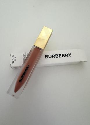 Матовая помада burberry