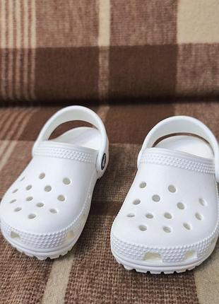 Дитячі тапки сандалі крокси crocs 2