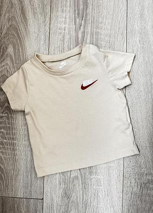 Котонова футболка від nike на 6-9 місяців