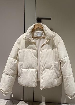 Молочна куртка жіноча демісезонна bershka розмір s