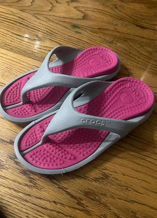Жіночі шльопанці crocs  athens світло-сірого/рожевого кольору