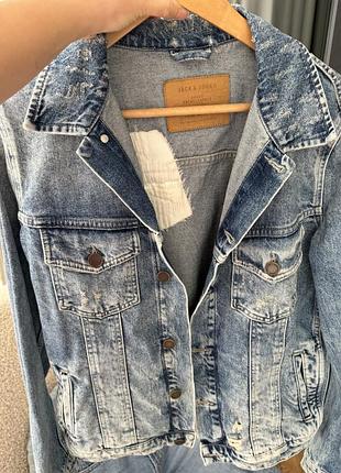 Чоловіча блакитна джинсова куртка