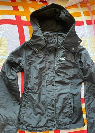 Жіноча куртка hollister california all-weather (розмір s)