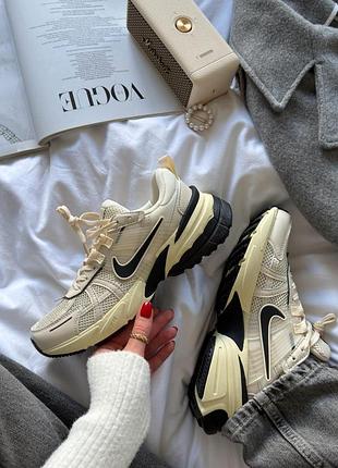 V2k runtekk beige black