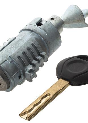 Bmw 5 e60 e61 e62 03-10 вставка замка передніх дверей ліва