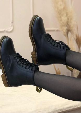 Классические ботинки dr. martens с мехом3 фото